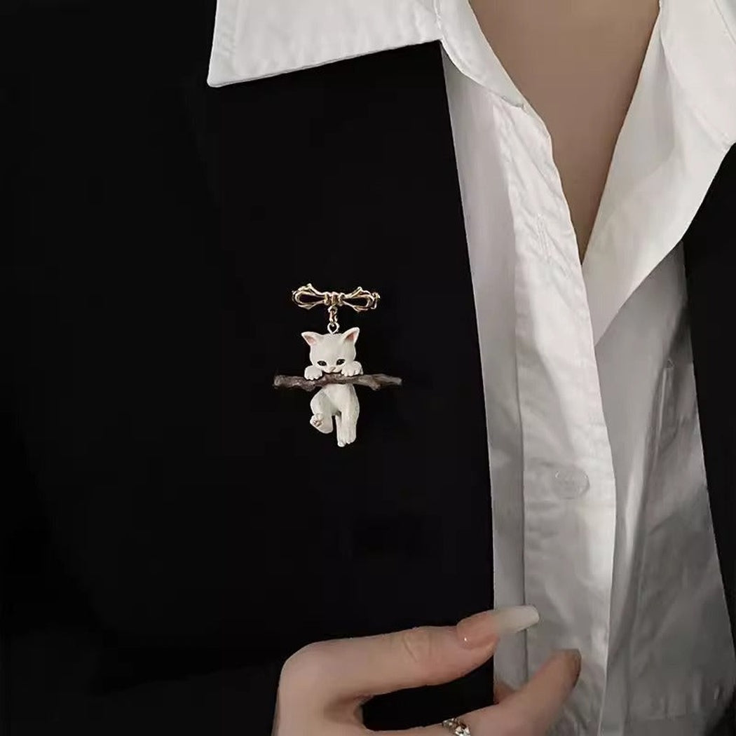Brovia - Animal Bow Detail Brooch - view 2