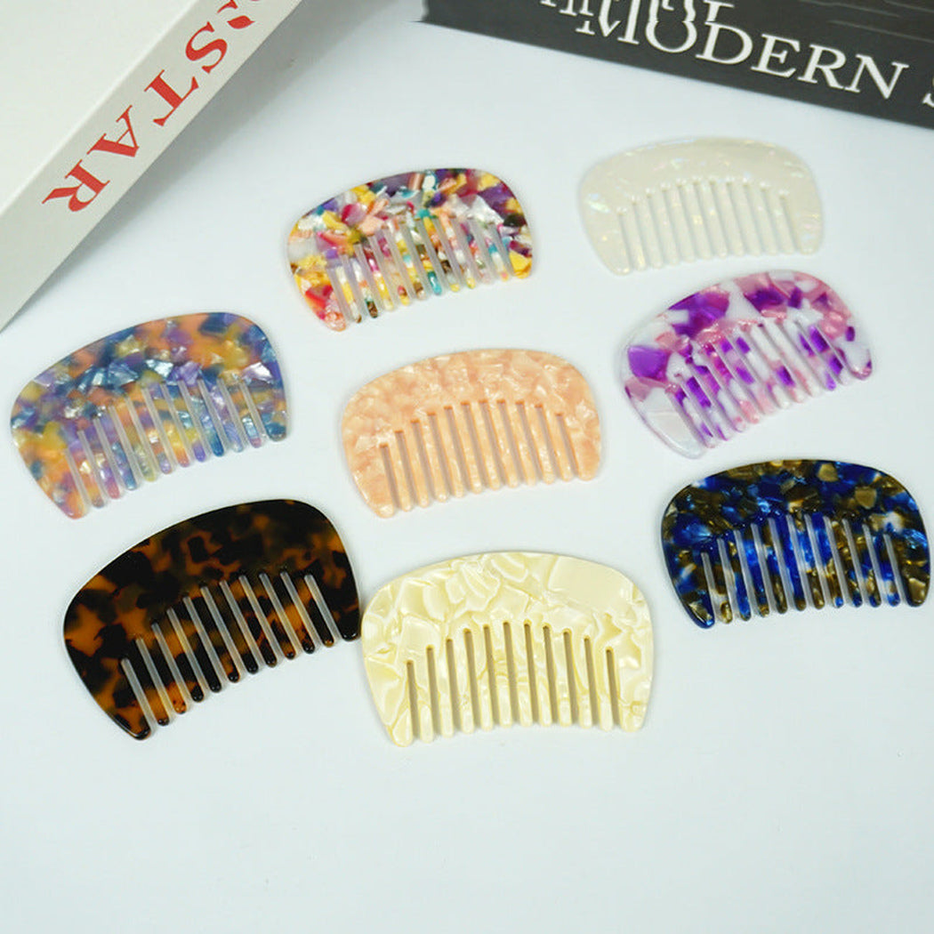 Product view of compact hair comb