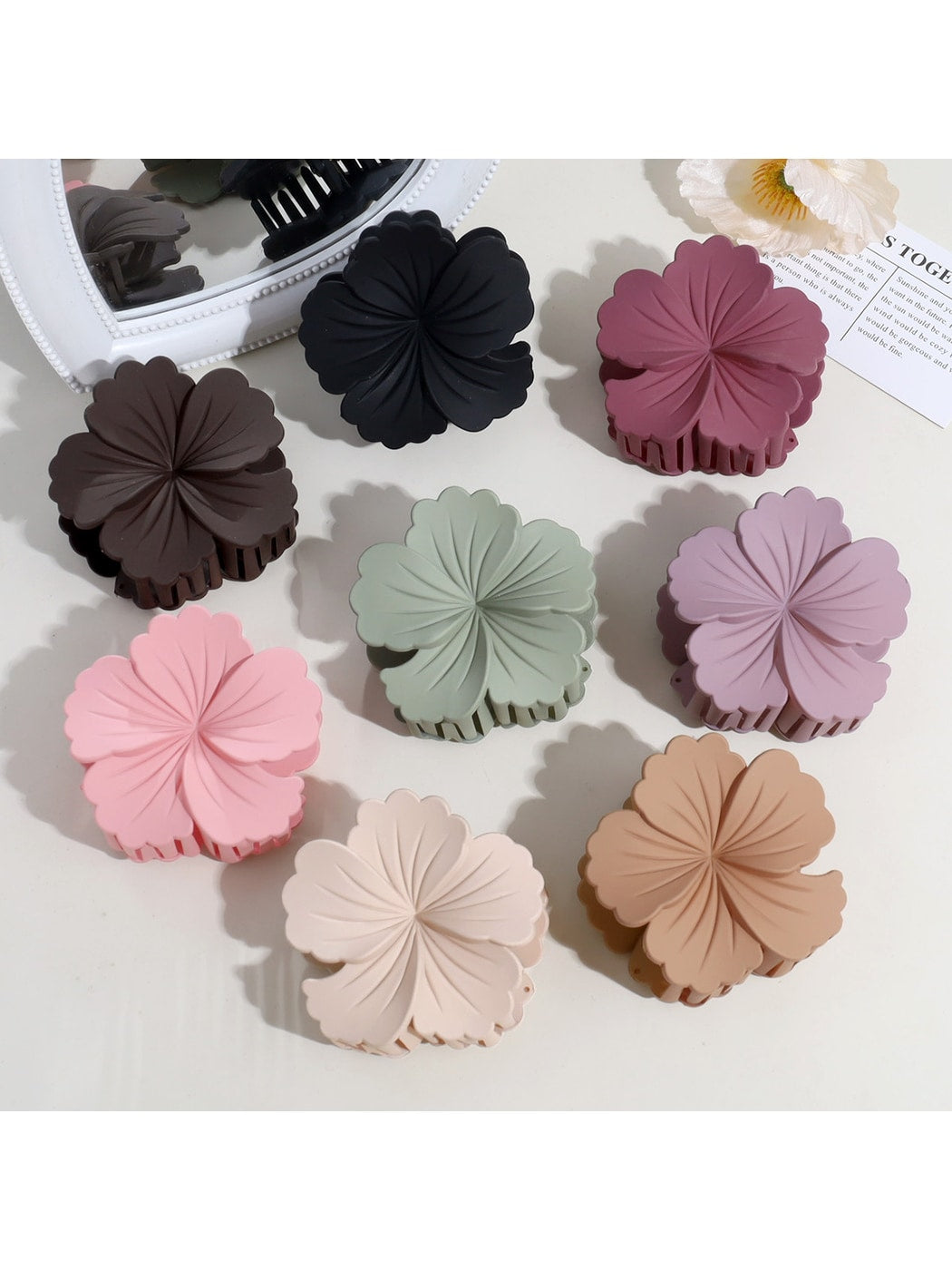 Beau - Matte Flower Shape Plastic Alloy Claw Clip