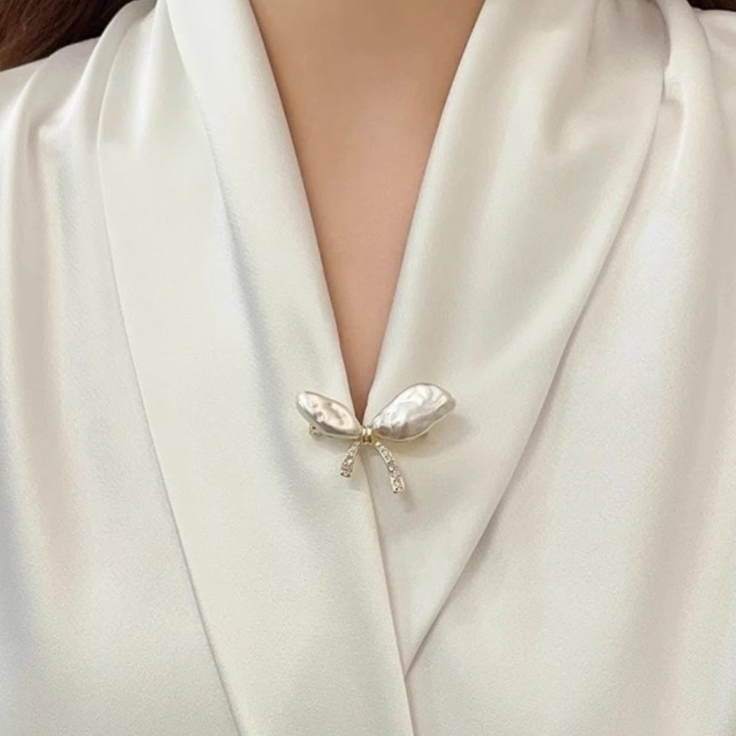 Brovia - White Wing Bow Brooch - view 3