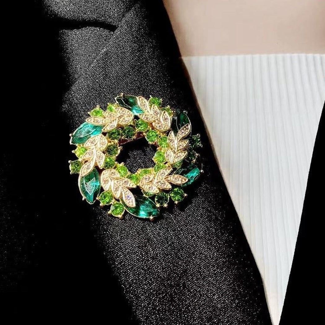 Brovia - Leaf Wreath Brooch - view 3