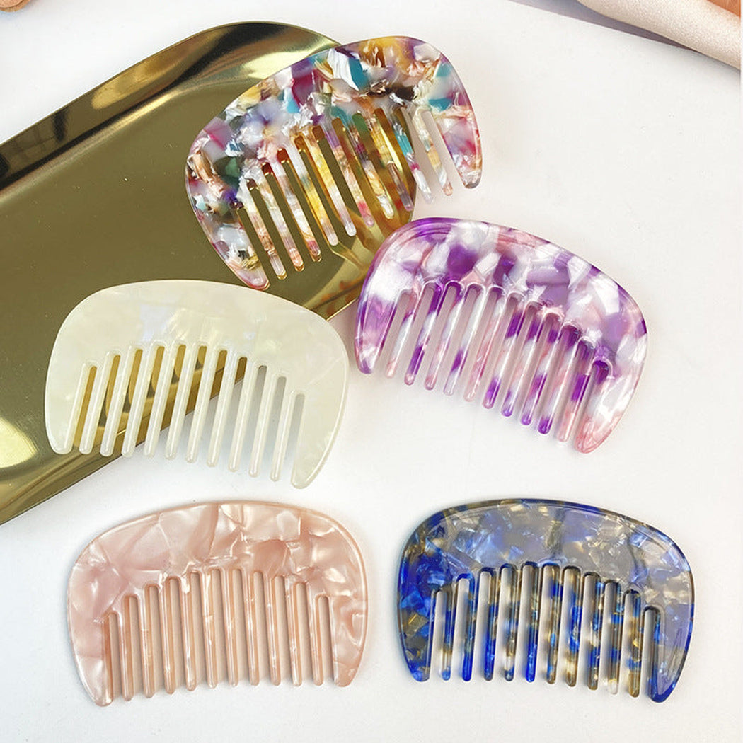 Product view of compact hair comb