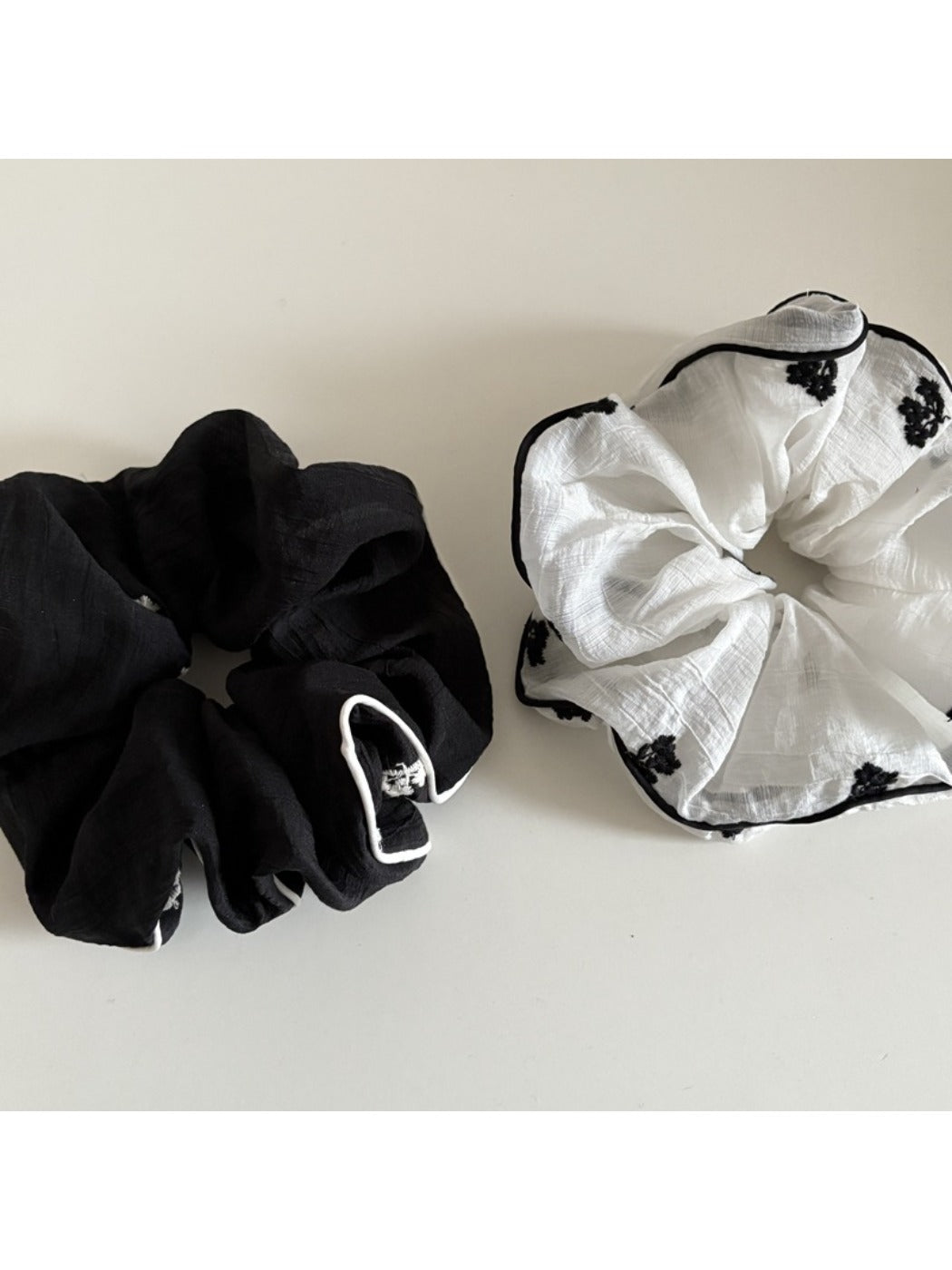 Gifty - Small Delicate Mesh Scrunchie