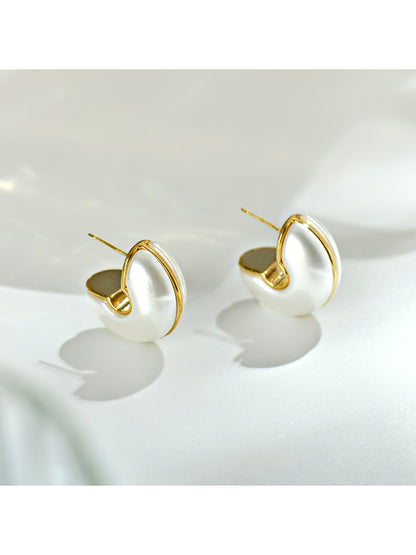 Earedge - Elegant Letter C Silhouette Earrings