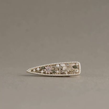 Beau - Floral Openwork Triangle Hair Clip, variant view