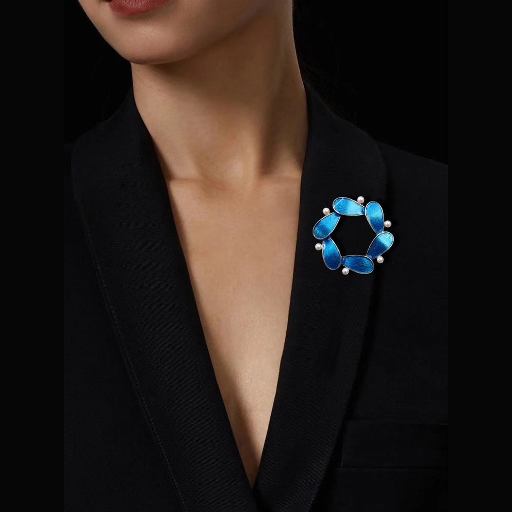 Brovia - Blue Feather Wreath Brooch - view 5