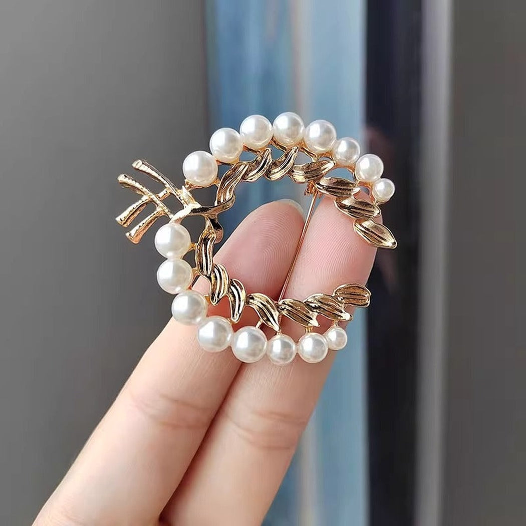 Brovia - Gold Wheat Wreath Brooch - view 5