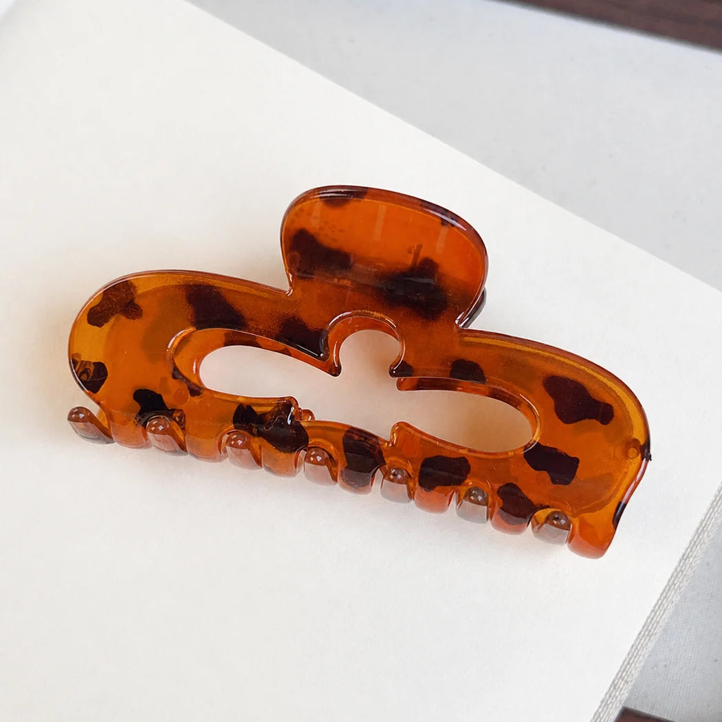 Beau - Tortoiseshell Openwork Hair Claw | retained single-variant image | source 06