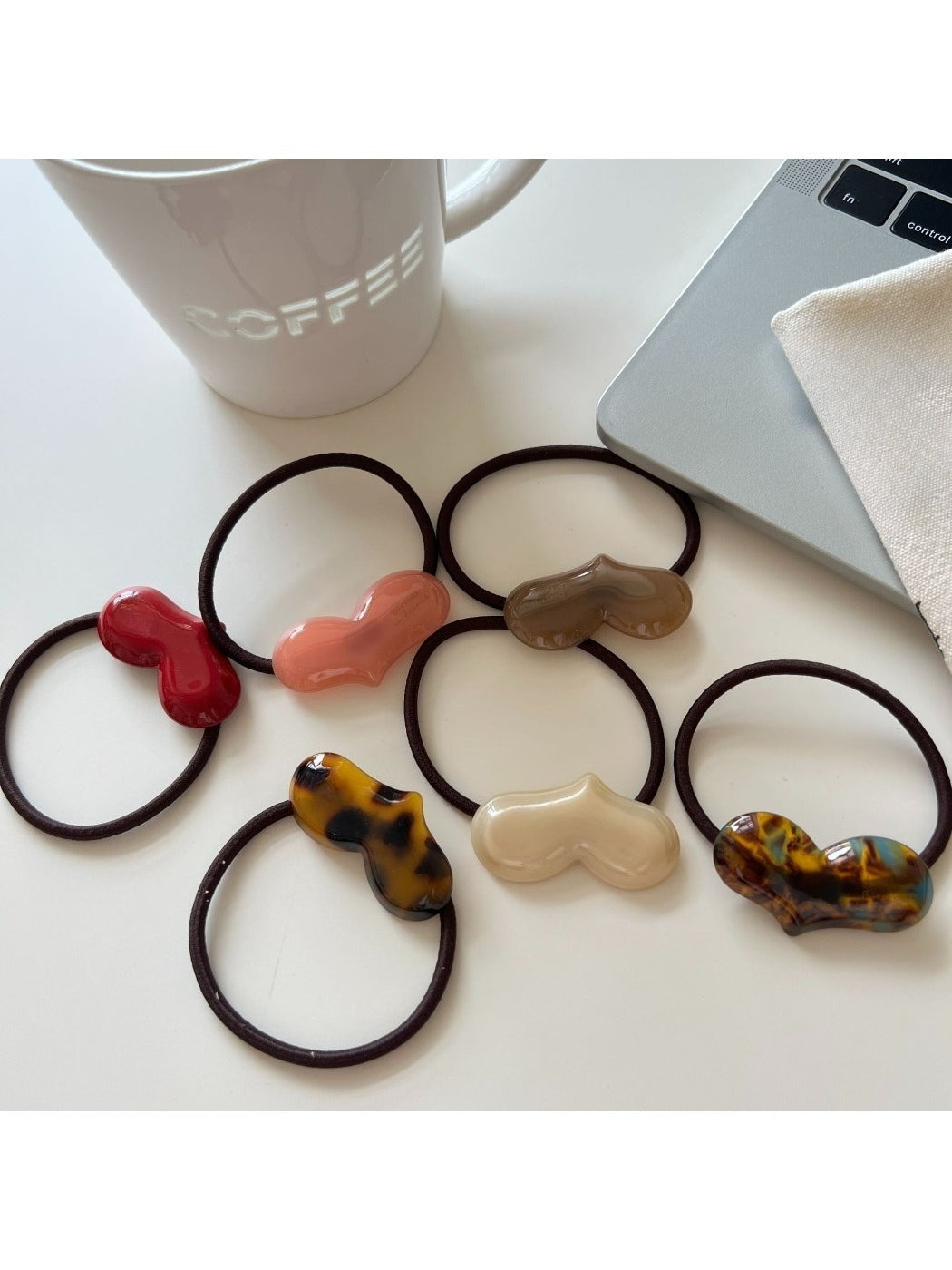 Gifty - Trendy Heart Shaped Acetate Hair Tie