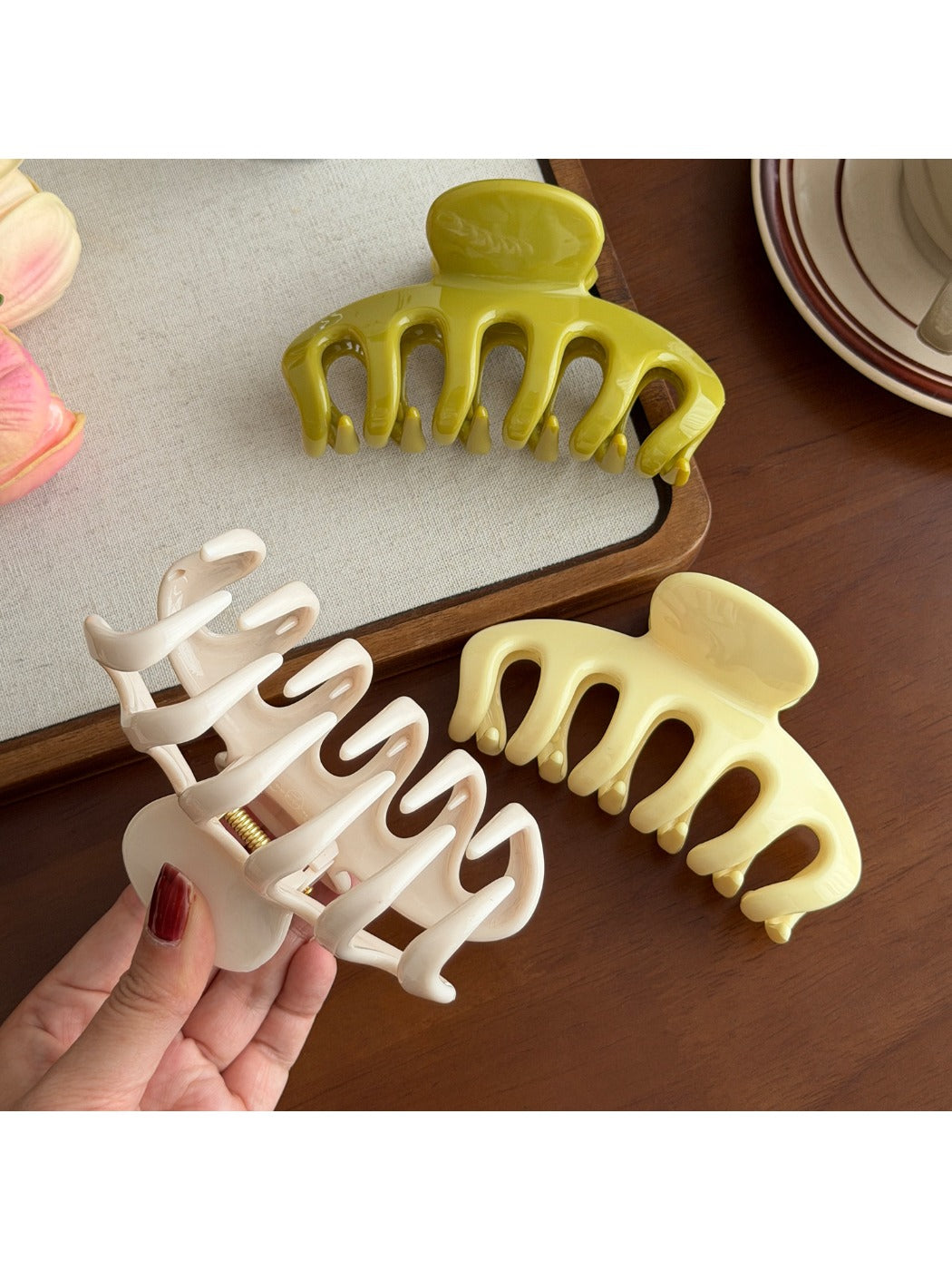 Beau - Glossy Geometric Claw Clip