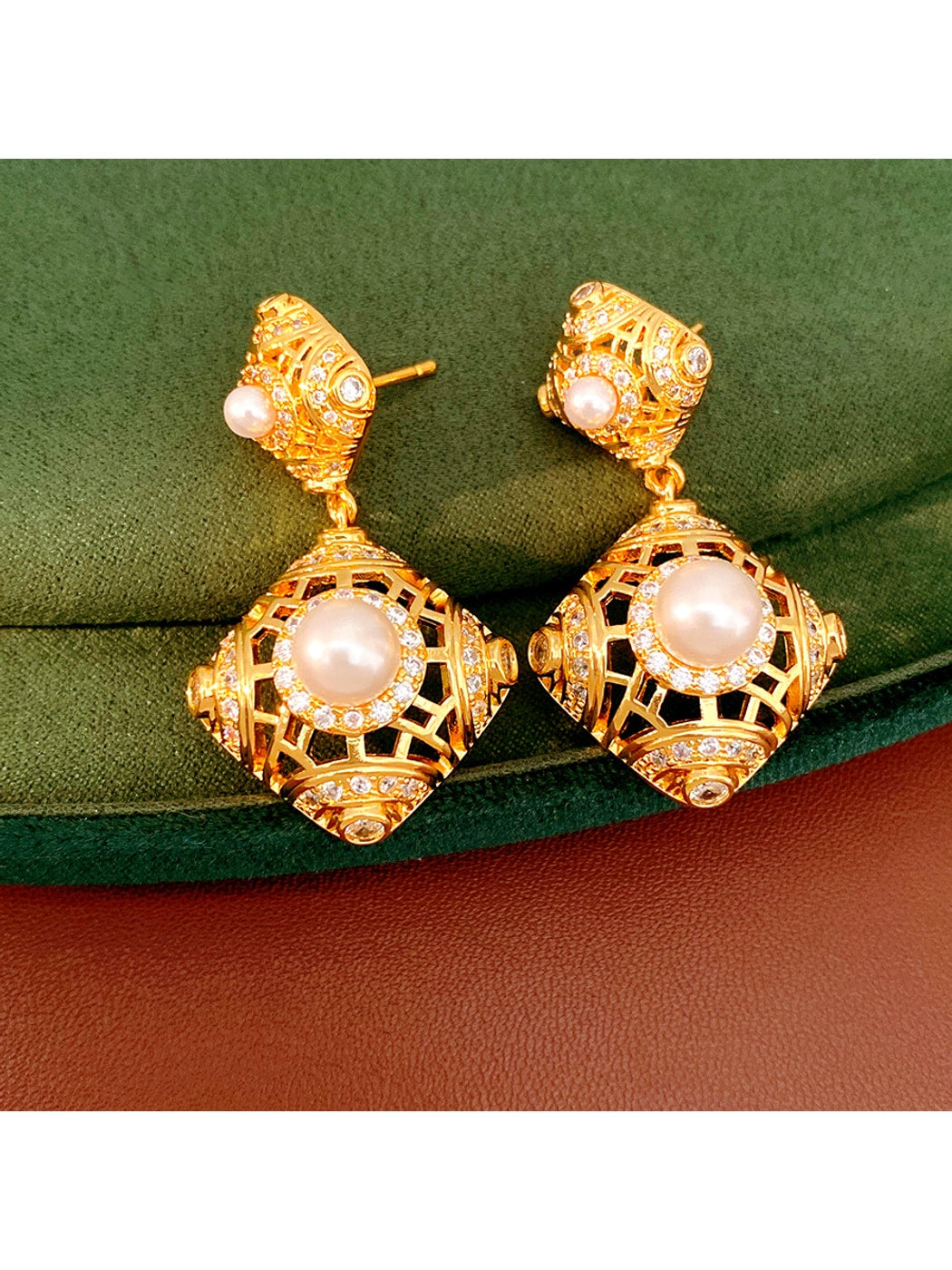 Earedge - Vintage Geometric Elegant Openwork Stud Earrings