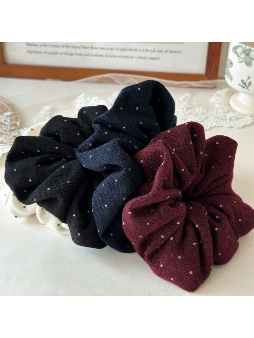 Gifty - Sweet Polka Dot Hair Tie