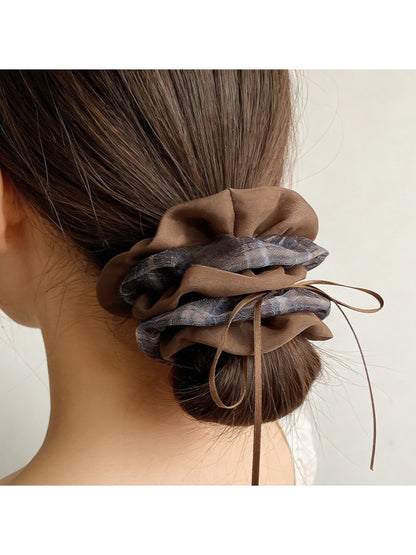 Gifty - Dark-Toned Plaid Pattern Scrunchie