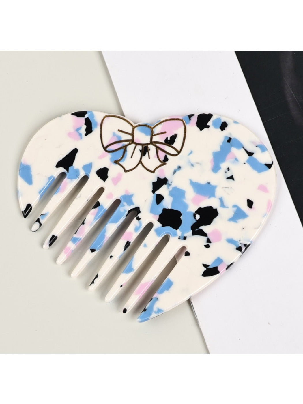 Camerow - Compact Heart Shaped Comb