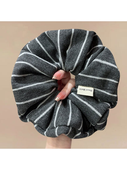 Gifty - Knitted Striped Hair Loop