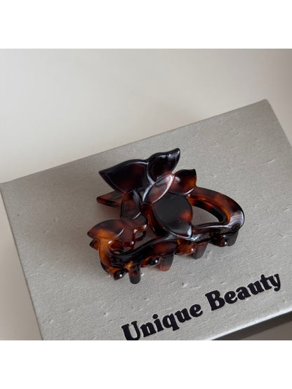 Beau - Acetate Flower Design Detail Claw Clip