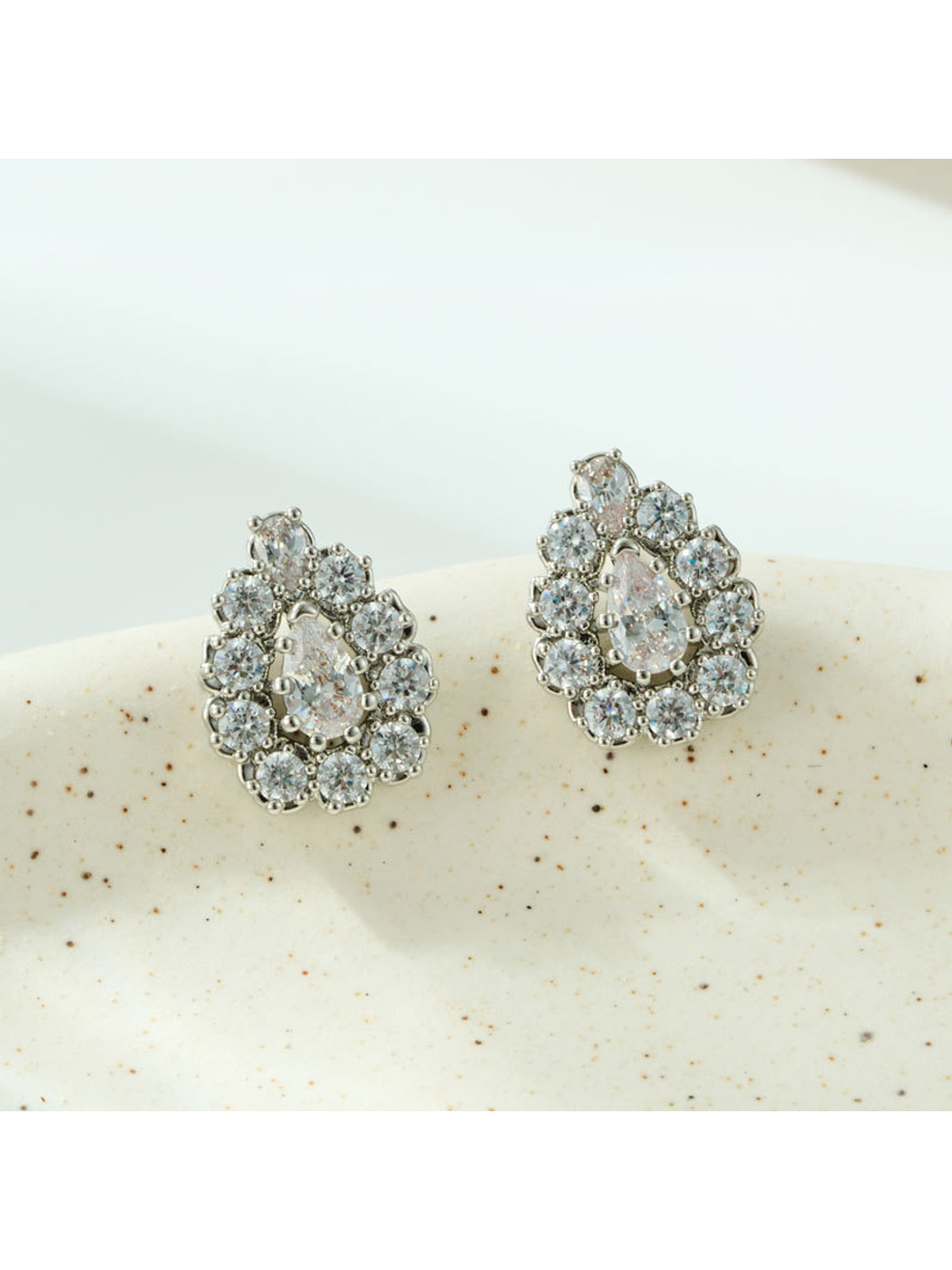 Earedge - Rhinestone Teardrop Micro Inlaid Stud Earrings