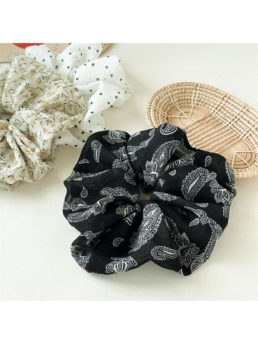 Gifty - Oversized Floral Print Ponytail Scrunchie