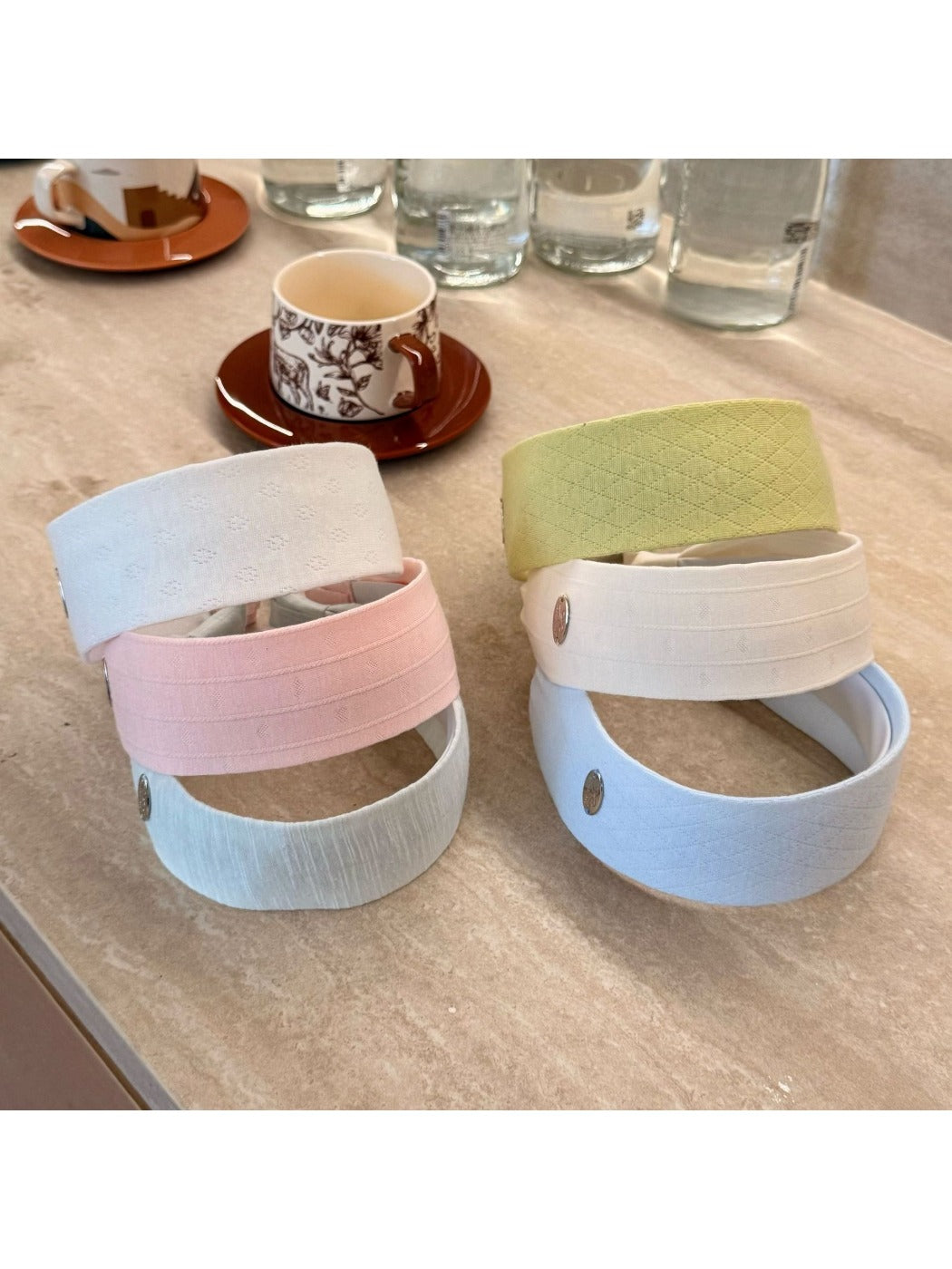 Model wearing Gifty wide solid color headband with casual outfit