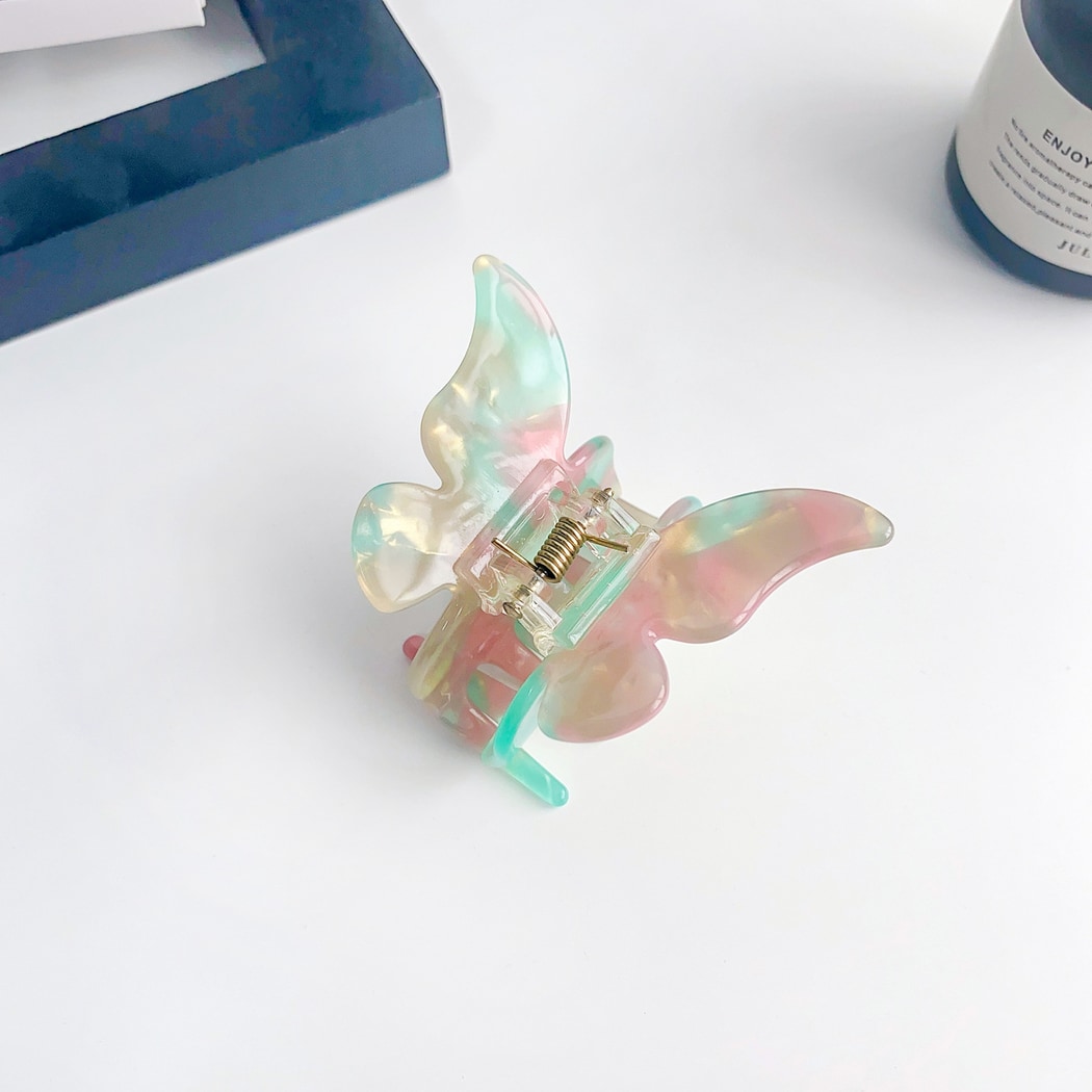 Beau - Simple Butterfly Shaped Claw Clip