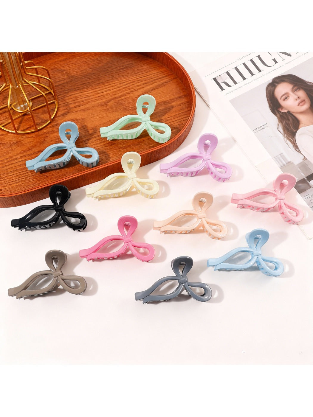 Beau - Minimalist Solid Color Bow Shaped Claw Clip