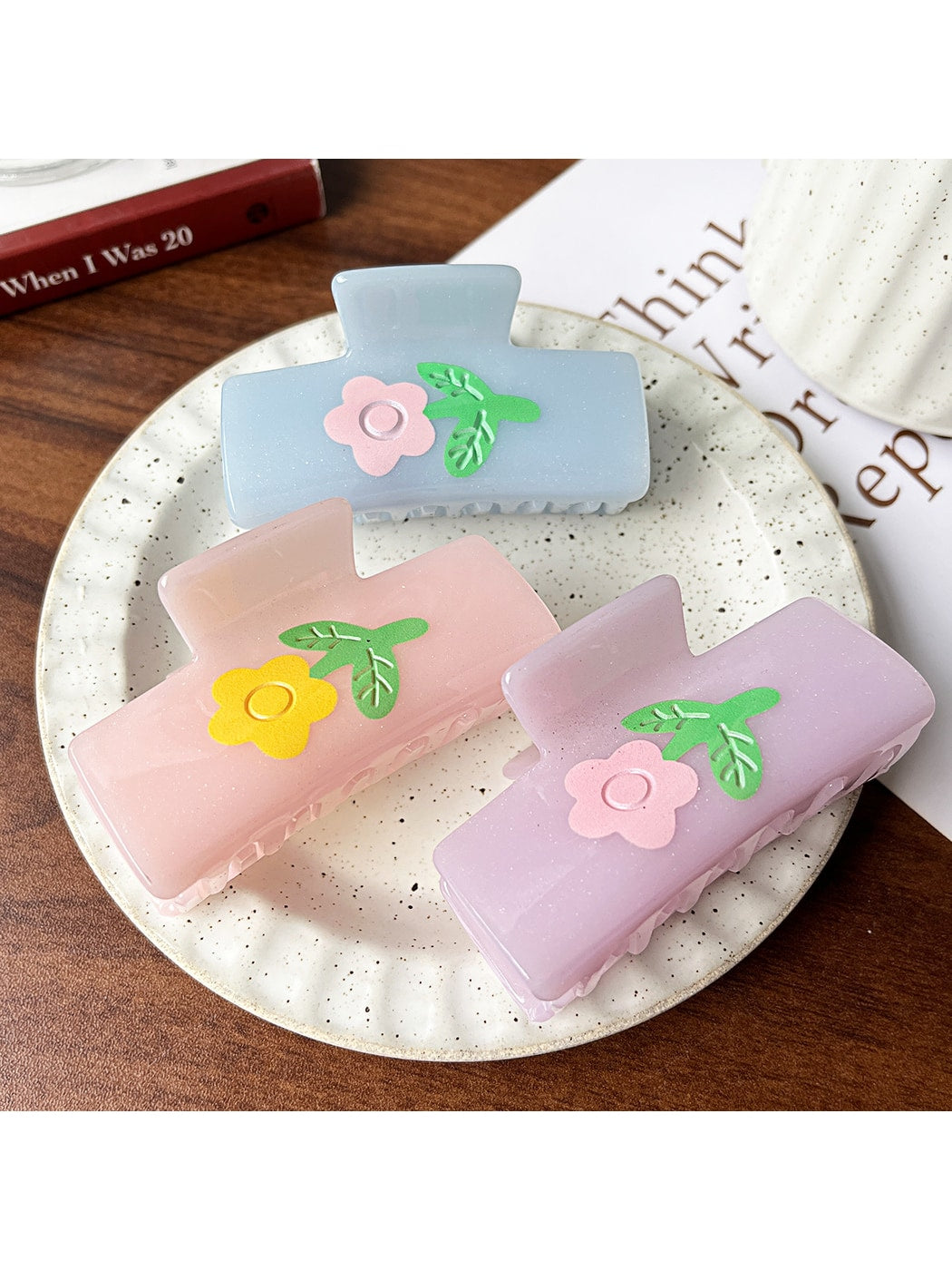 Beau - Modern Minimalist Flower Acrylic Claw Clip