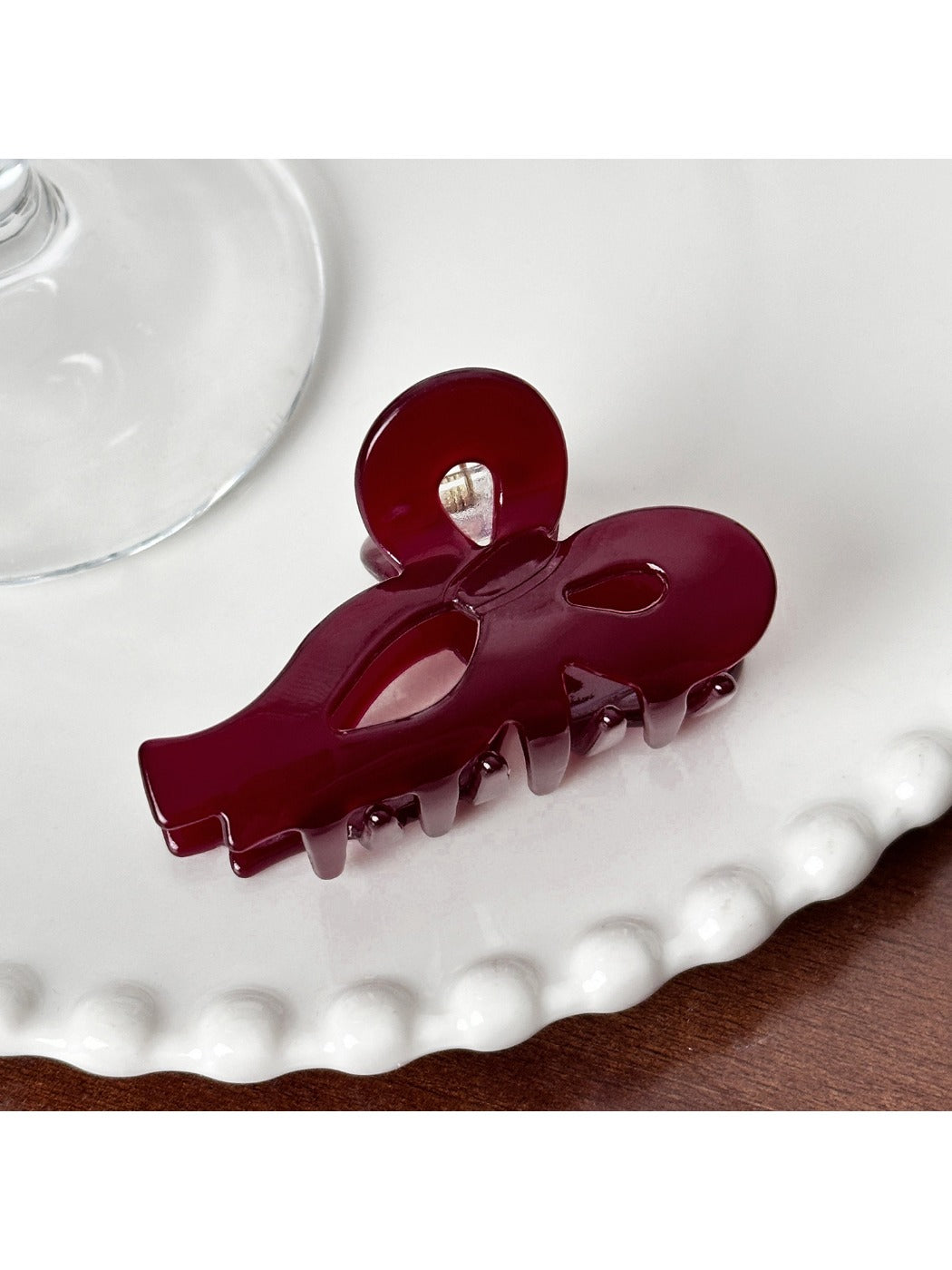 Beau - Acetate Bow Shaped Hollow Hair Clip