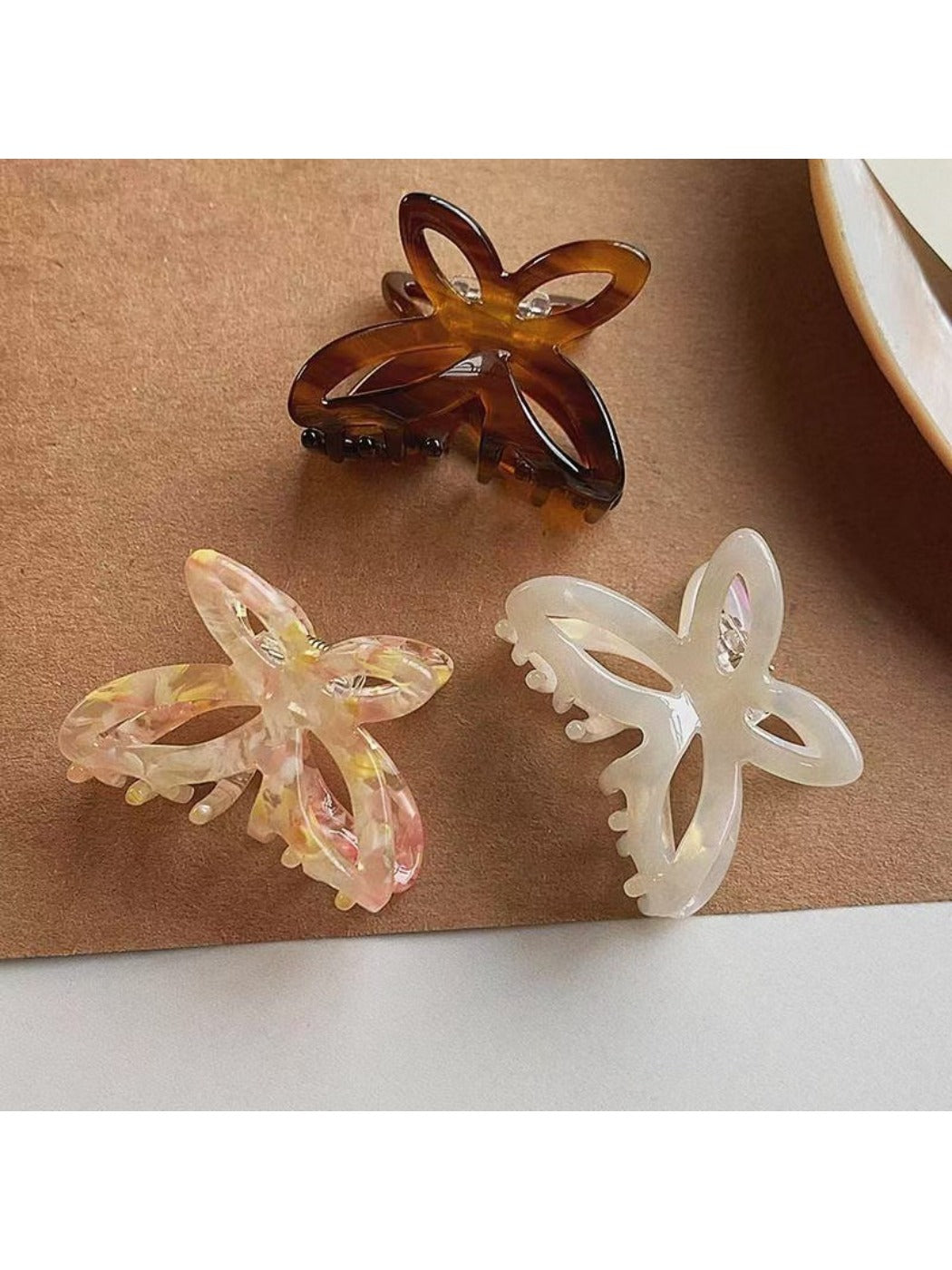 Beau - Chic Butterfly Shaped Acetate Hair Clip