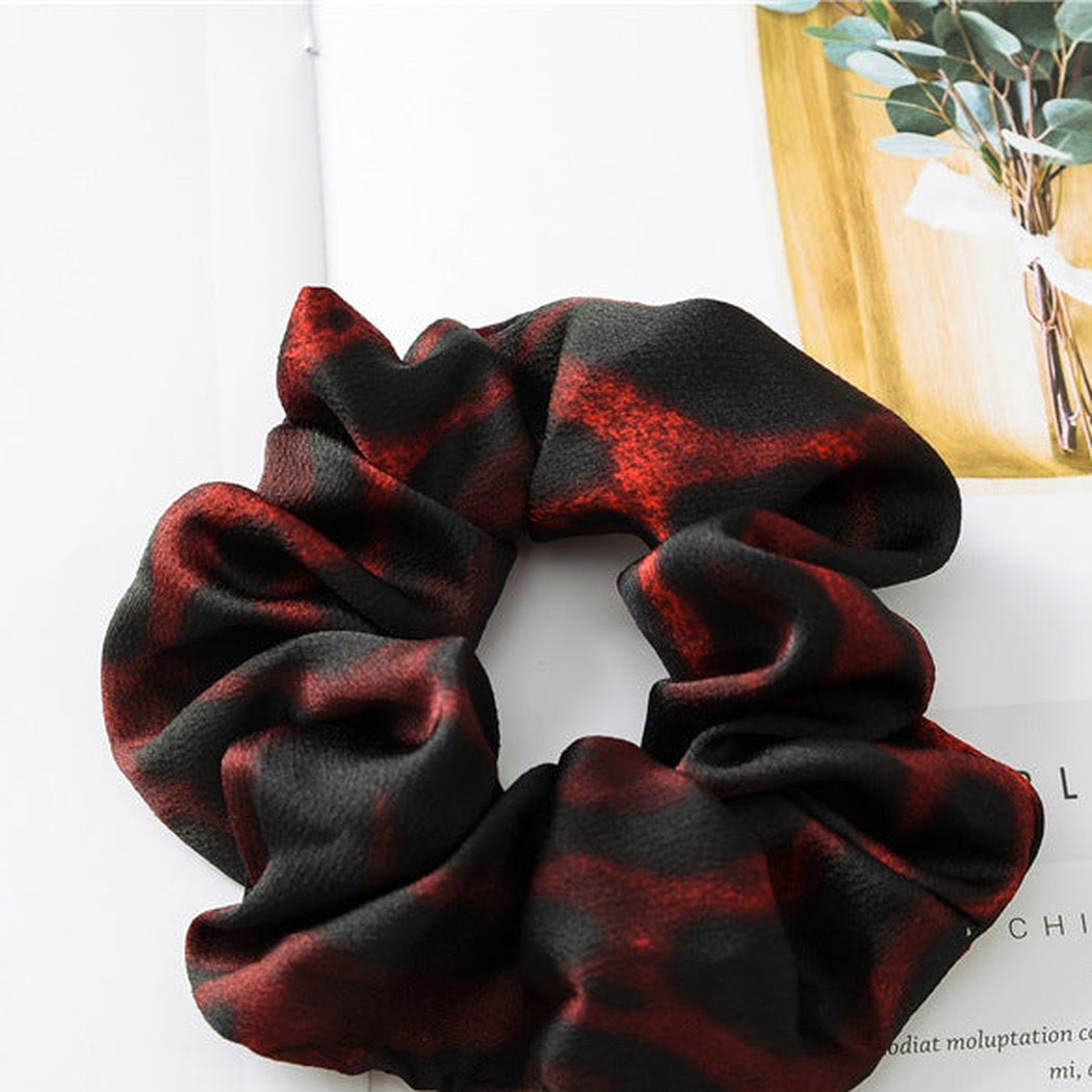 Leopard Glossy Scrunchie Collection variant image