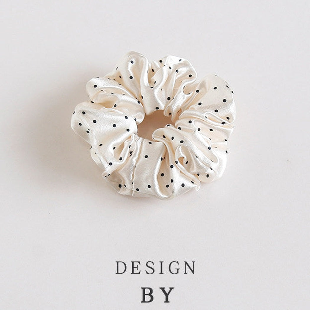 Glossy Polka Dot Scrunchie variant image