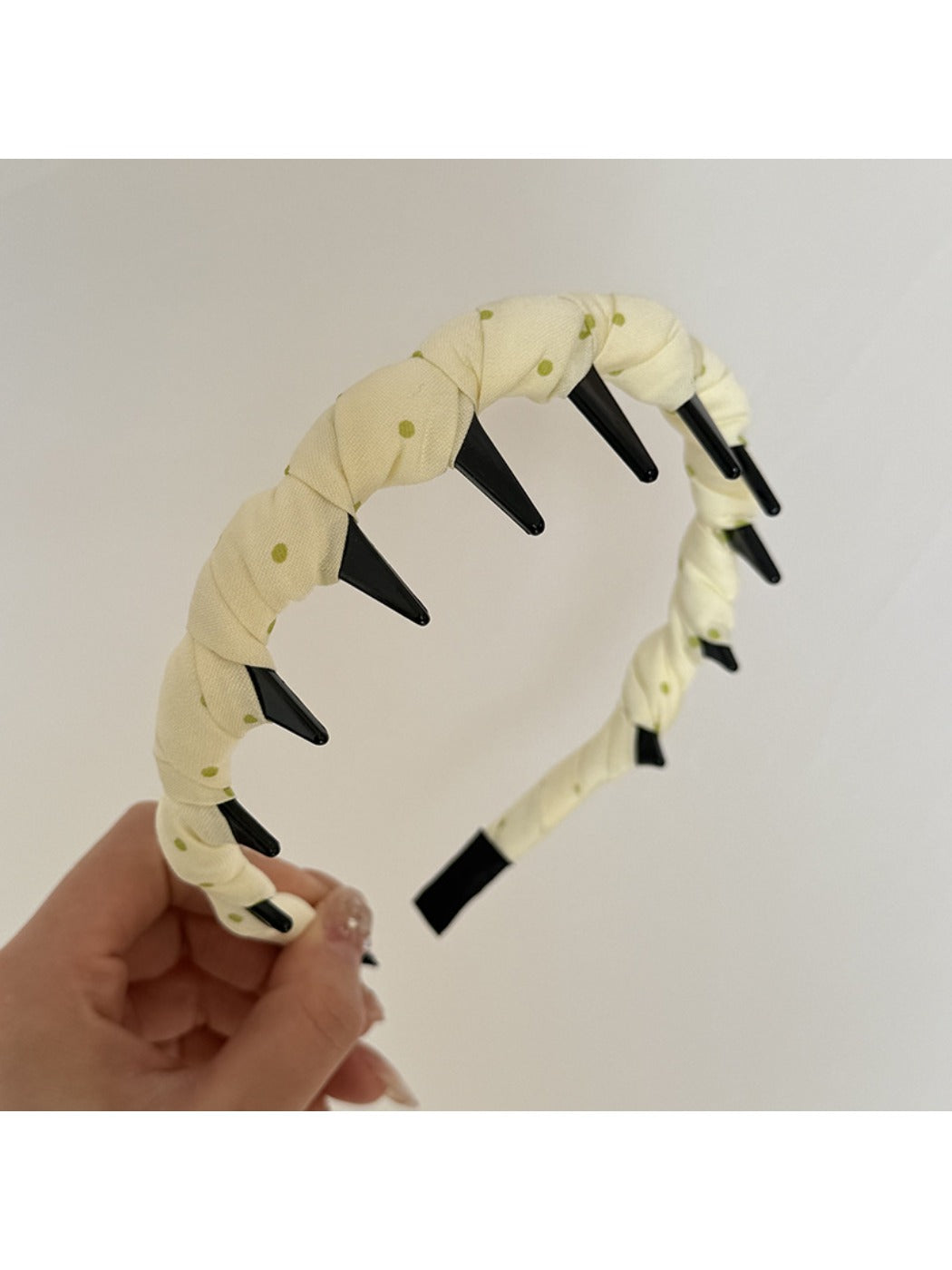 Gifty - Minimalist Polka Dot Long Tooth Headband