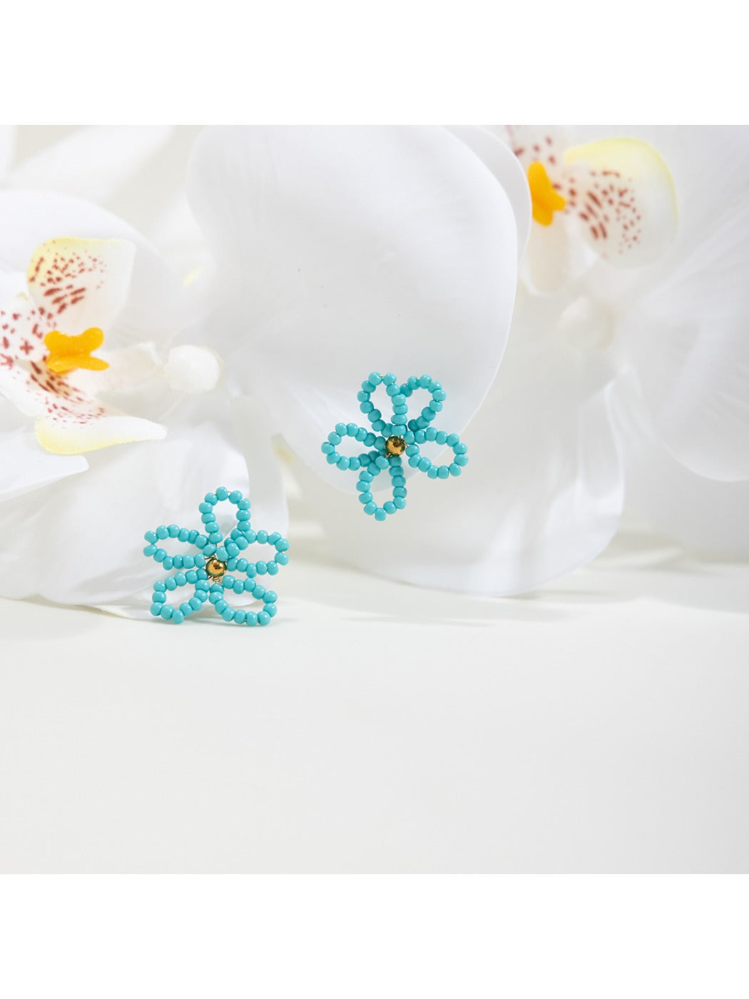 Earedge - Floral Earrings In Blue Seed Beads