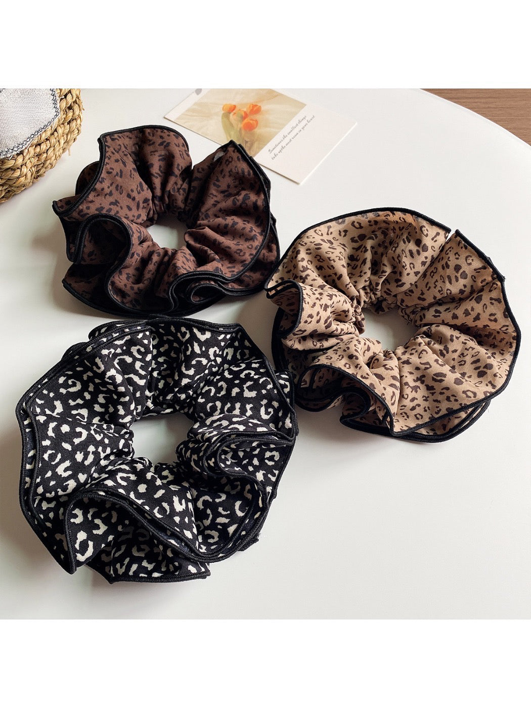 Gifty - Graceful Leopard Print Hair Scrunchies