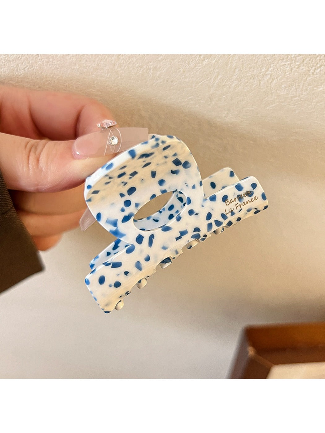 Beau - Elegant Hollow Out Hair Claw Clip