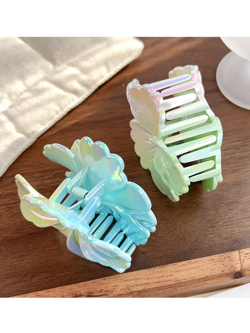 Beau - Gradient Frangipani-Shaped Hair Clip