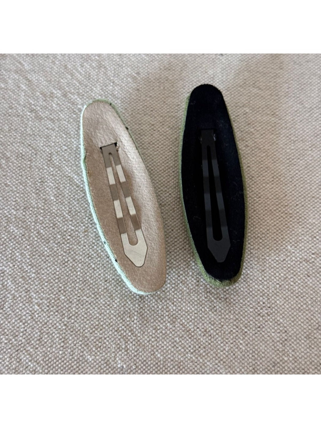 Beau - Oval Polka Dot Hair Clip