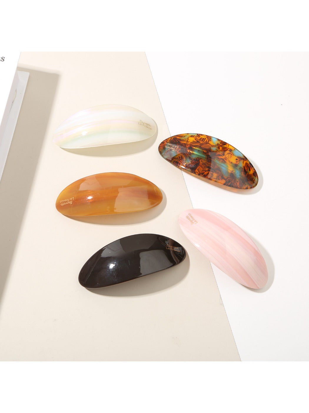 Beau - Elegant Oval Shaped Hair Clip