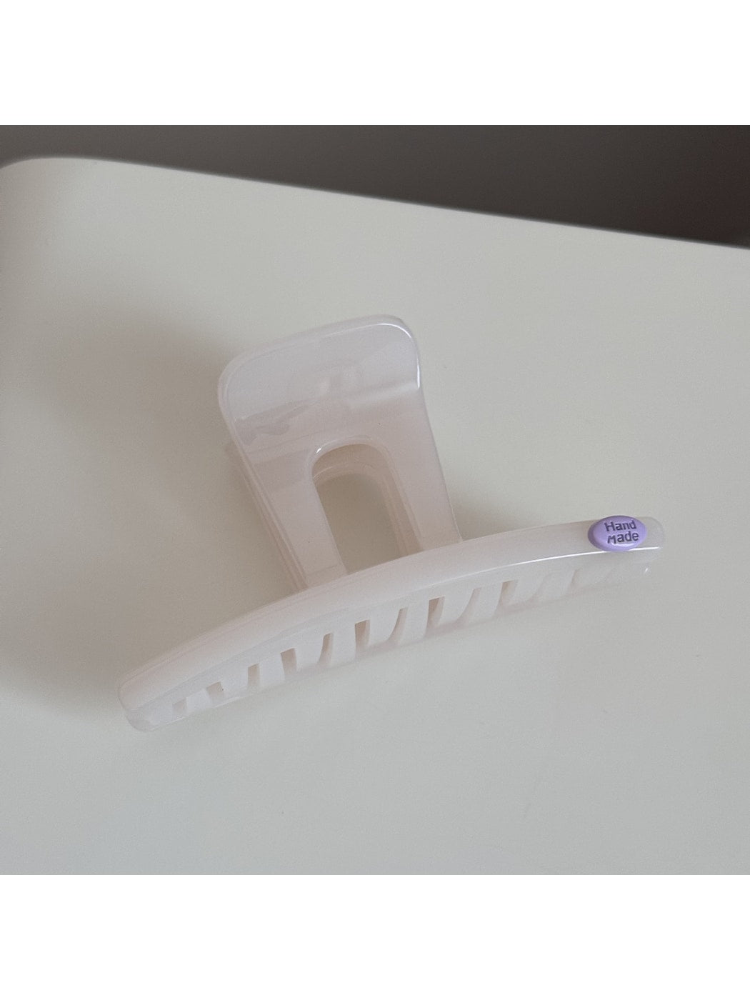 Beau - Curved Open Center Design Detail Claw Clip