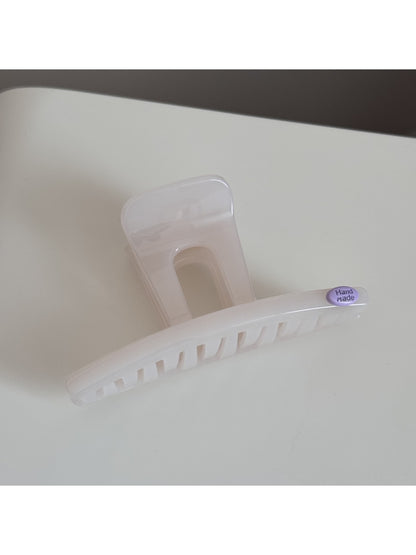 Beau - Curved Open Center Design Detail Claw Clip
