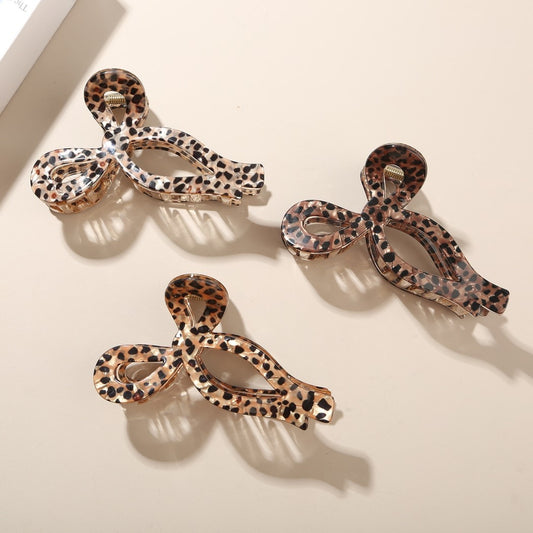 Beau - Retro Leopard Pattern Bow Form Claw Clip