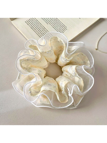 Gifty scrunchie displayed on a white background showing full circular shape