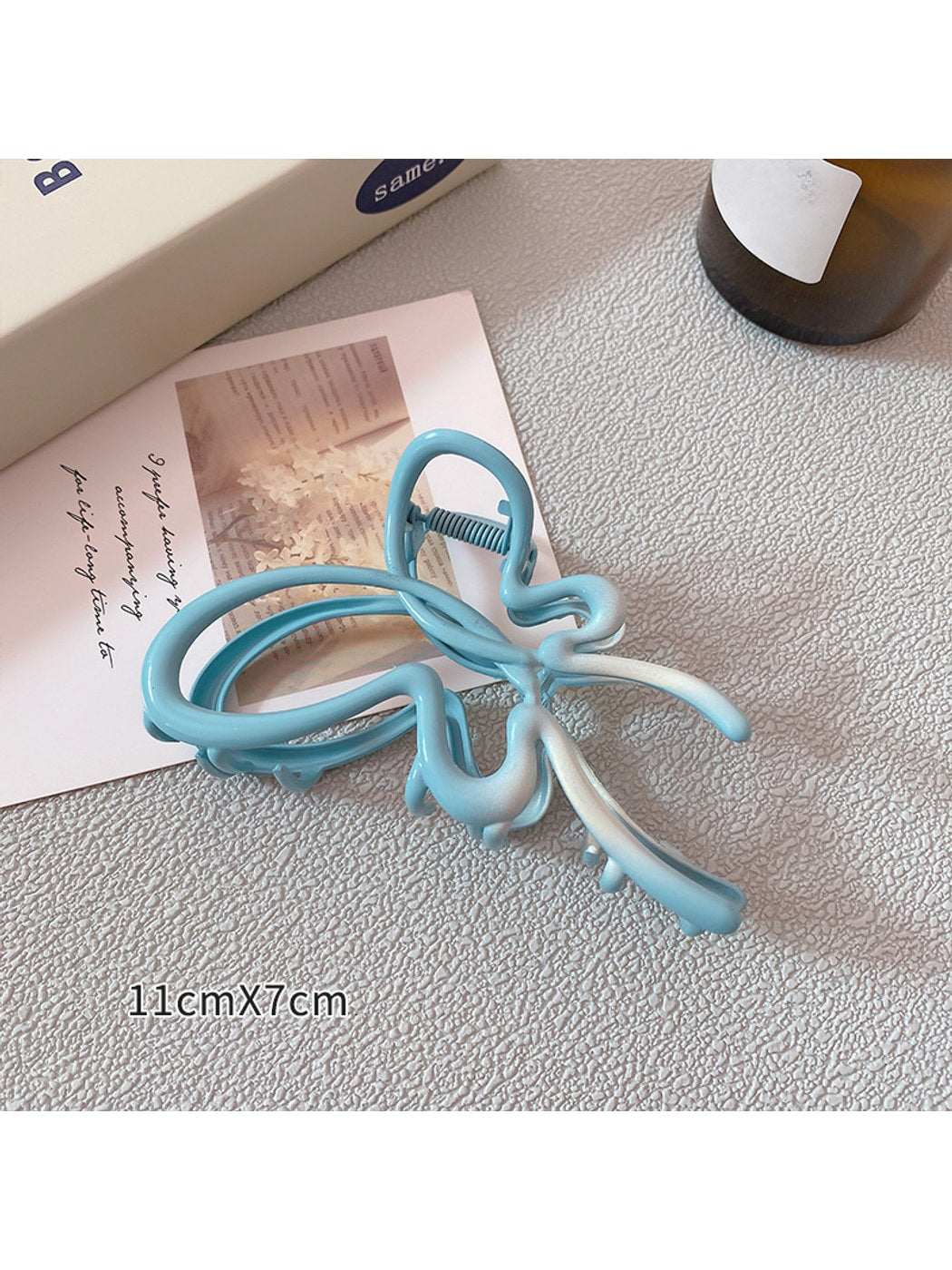 Beau - Gradient Cutout Butterfly Alloy Hair Claw Clip