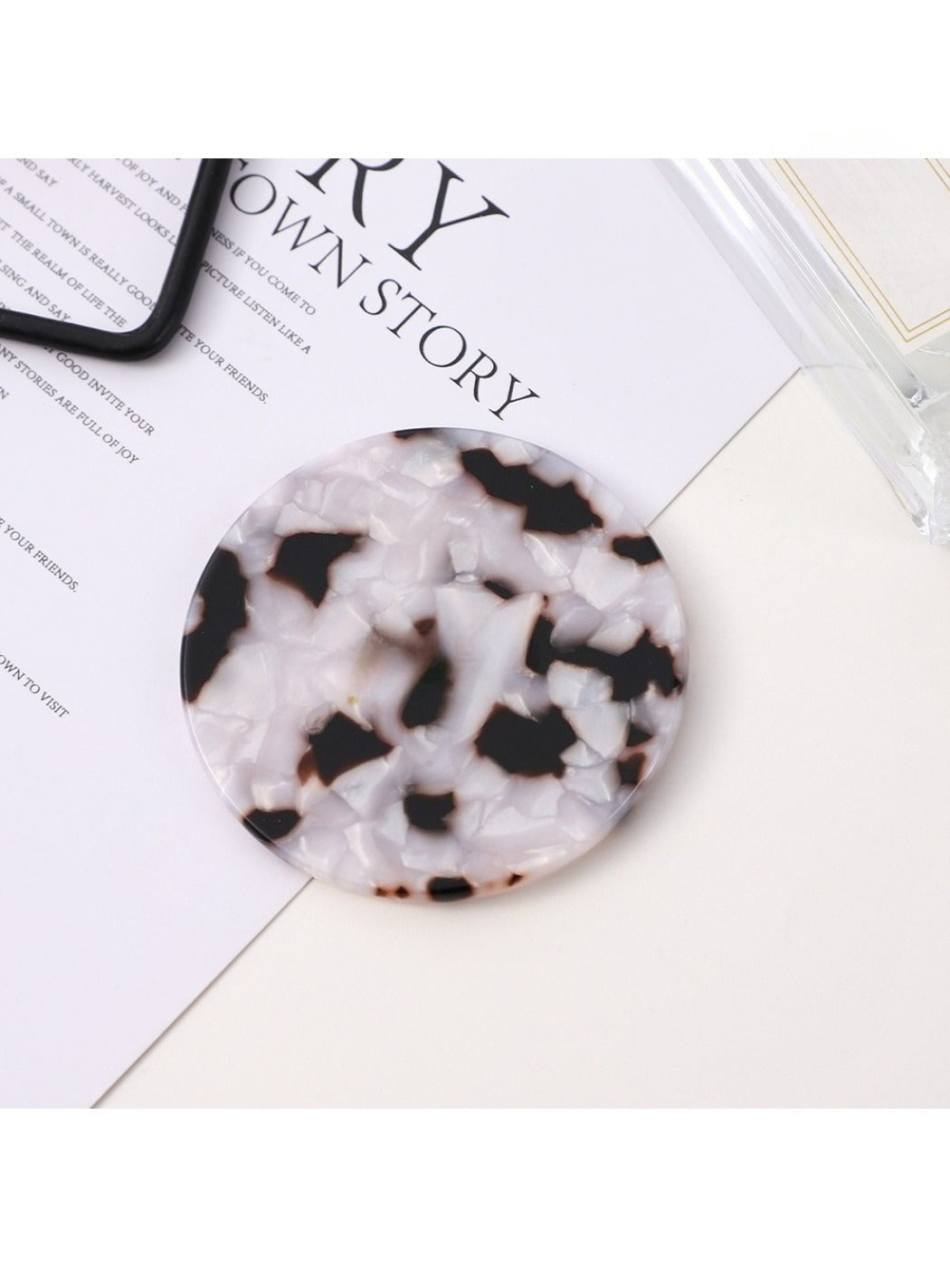 Mirroray - Multi Hued Round Compact Mirror