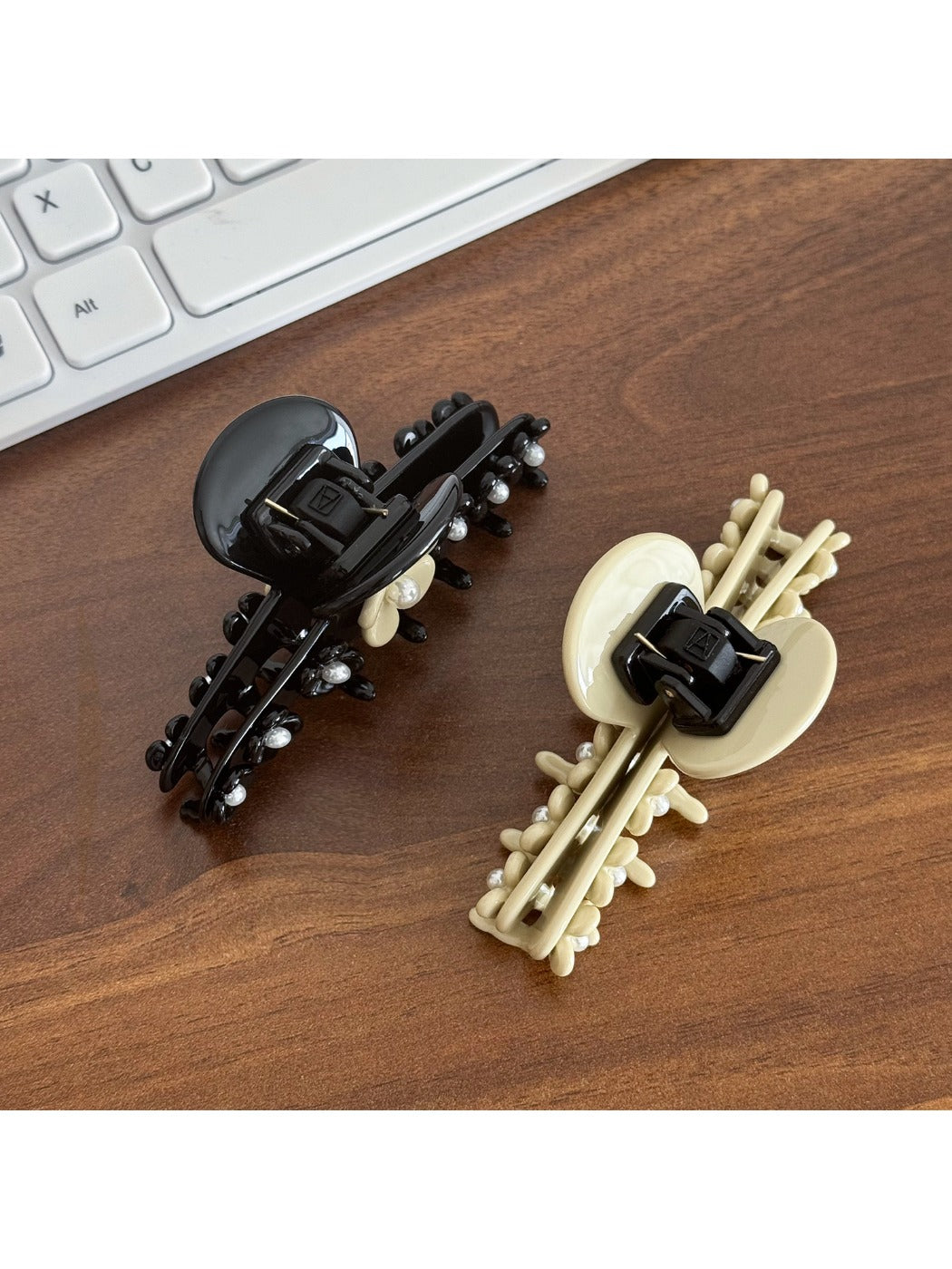 Beau - Elegant Three-dimensional Flower Acetate Hairpin