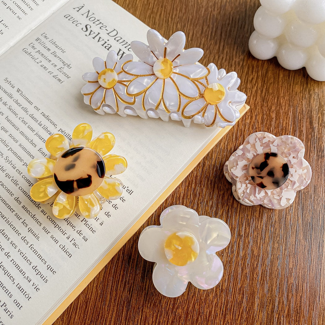 Beau - Glossy Floral and Daisy Design Claw Clip