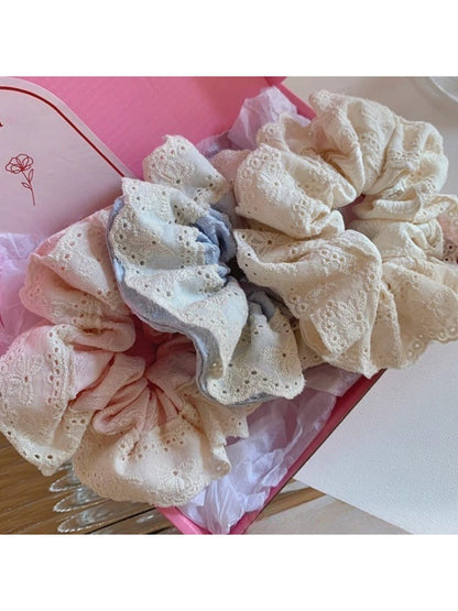 Gifty - Sweet Color-Blocked Scrunchie