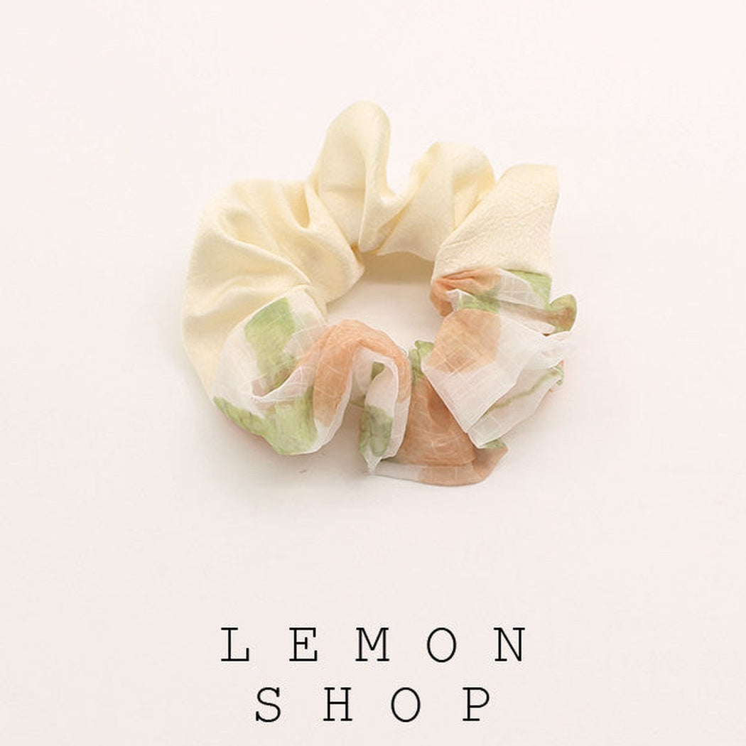 Oversized Floral Scrunchie variant image
