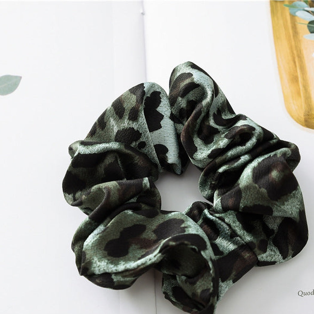 Leopard Glossy Scrunchie Collection variant image