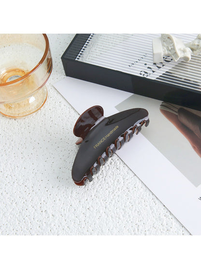 Beau - Minimalist Hair Claw Clip