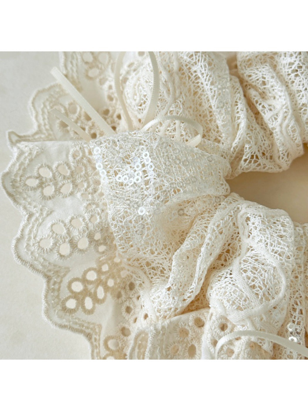 Gifty - Elegant Hollow Lace Hair Circle